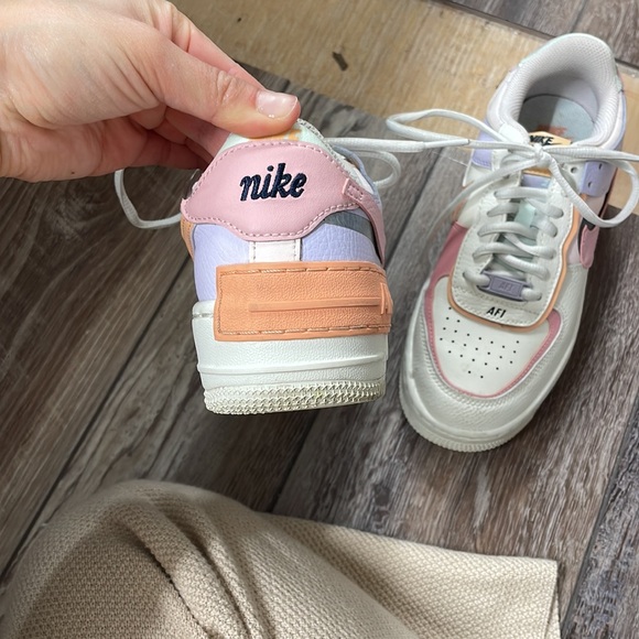 Women’s Nike Air Force 1 - Picture 5 of 7